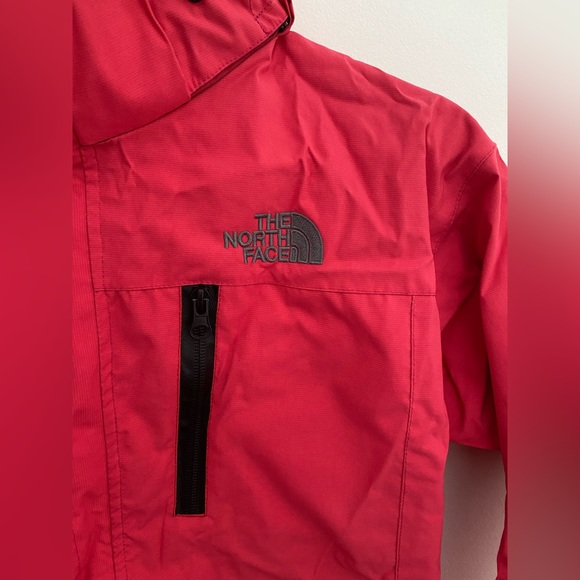 North Face lightweight & water resistant jacket with fleece lining - Picture 5 of 6